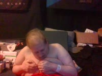 Ik ben een lieve maar ondeugende goedlachs , vriendelijk en speels