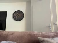 Jeune femme chaude, au gros cul, gros seins, avec des magnifiques rondeurs, prête à exaucer tout vos souhaits ! Prend place et regarde mon show de folie qui te fera oublier tout tes soucis ! Pour les plus curieux mes lives vip se font avec des jouets Pour les habitués, envoyez moi un message privé pour les show vip je peux me connecter à tout moment dès réception de votre message ! Si t’aime les filles simples qui se prennent pas la tête et qui font pas de manière alors t’es au bon endroit! Je te dis à tout de suite et déjà bienvenue sur mon live !