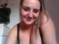 horny  blond girl, i ike to be your slut!