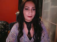 i am a sensual attractive woman who likes to tease and play with horny men