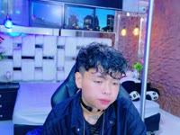 Ik ben een heel lief, rustig en zachtaardig meisje. Ik hou ervan om een fijne en ontspannen sfeer te creëren waar iedereen zich welkom en op zijn gemak voelt. Ik ben respectvol, attent en behandel anderen altijd met vriendelijkheid. Als je op zoek bent naar een rustige plek met goede vibes en iemand die luistert en met je glimlacht, dan ben je hier welkom ✨