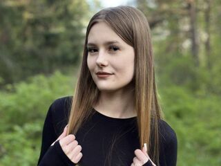 naughty camgirl masturbating with vibrator BernardPeters