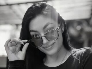 free adult cam AuraLee