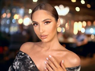 webcam strip tease show EllieSin