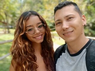 adult couple cam chat MeganAndJulian