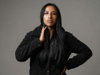 naked camgirl fingering pussy AdaharaBanks