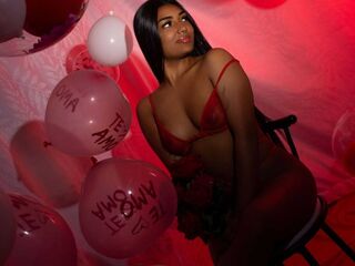 naked girl with webcam fingering pussy AdaraZaens