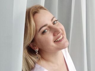 fingering cam girl AlexaDeneuve
