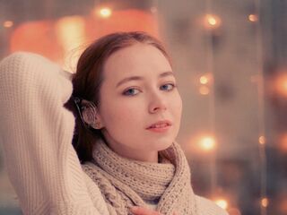 cam girl playing with sextoy AlishiaKho