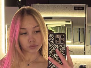 cam girl spreading pussy AllureAngel