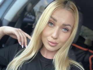camgirl masturbating with vibrator AmaFox