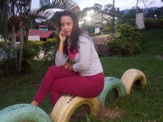 naughty camwhore AmandaRuiz