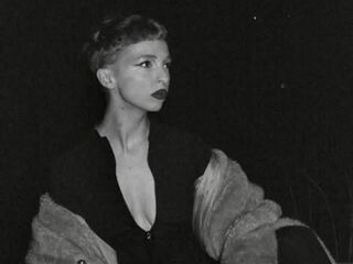 camgirl shaving pussy AniKali