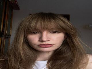 hot cam girl fingering shaved pussy ArielNasvish