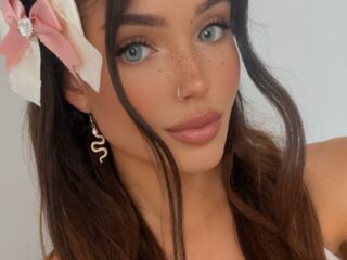 webcamgirl sexchat BellaSophiaSky