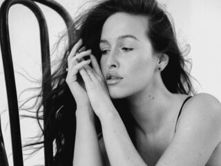 hot webcam show BettyLarson