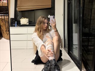 naughty cam girl fingering shaved pussy BrandiStover