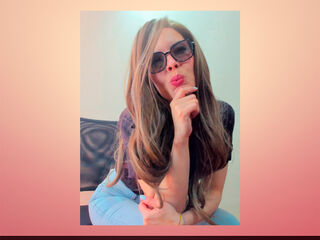 camgirl video chat CamiRoberts