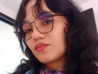 hot cam girl fingering pussy CamilaRodriguez
