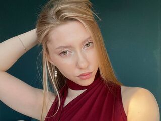 webcamgirl CarylonBenzer