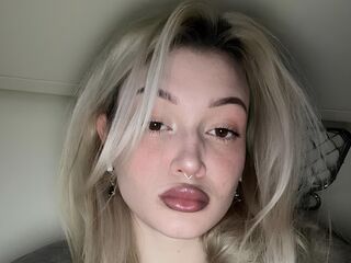 naked girl with live cam CaseyHemmerling