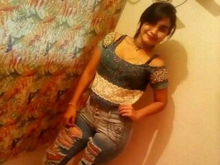 camgirl playing with sextoy CatalinaYankee