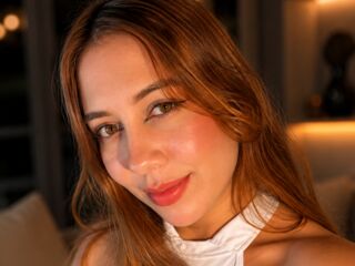 camgirl showing tits CelesteTonns