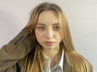 adult cam ChariseKuhnke