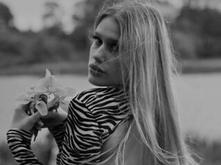 girl webcam naked CharisseBuonomo