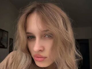 hot cam girl masturbating with dildo ChiaMaia