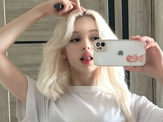 naked cam girl fingering pussy CourtneyAdamo