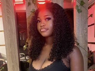 cam girl CreamieNelly