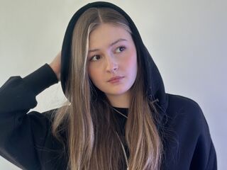 nude gamgirl DainaFranklin