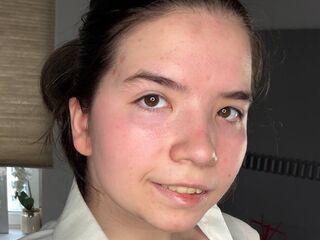 camgirl masturbating with sextoy DaisyMolen