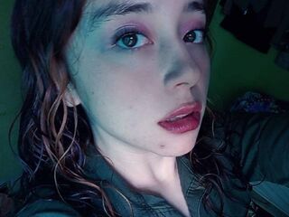 camgirl playing with sex toy DannaGom