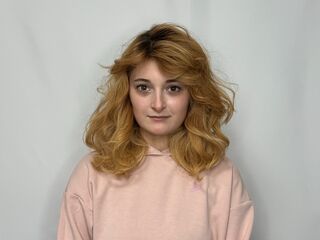camgirl live DarlineByfield