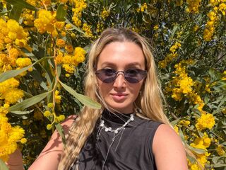 liveshow DelaineClowerd