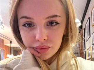 girl naked DevonaBradner