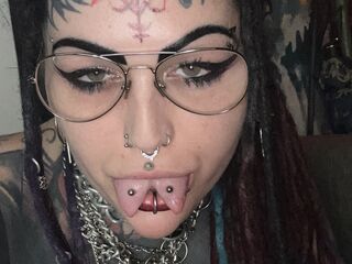girl showing tits Dominanyx