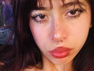 naughty cam girl fingering shaved pussy ElisabethGarban