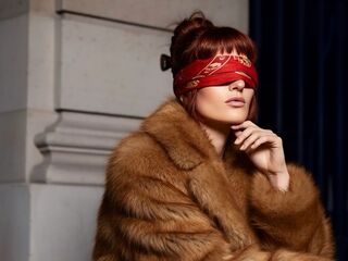 camwhore masturbating with dildo EllaRhodes