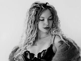 masturbating cam girl ElleBlair