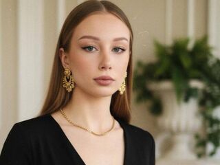 naked webcam girl photo EmaGurrad