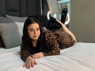 camslut masturbating EmiliVilson