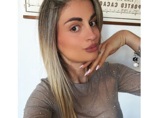 hot strip tease webcam Evelynnny