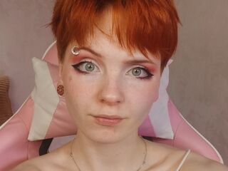 naughty camgirl masturbating with vibrator FlaviaGranlund