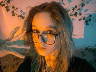 nude webcam girl photo FloraMuse