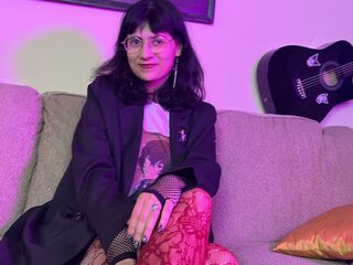 camgirl masturbating with dildo GaabriellaHills