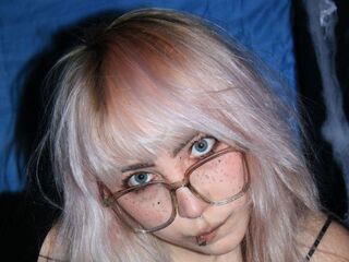 topless cam girl GrettaLuna