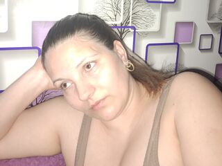 girl topless HelaHapy